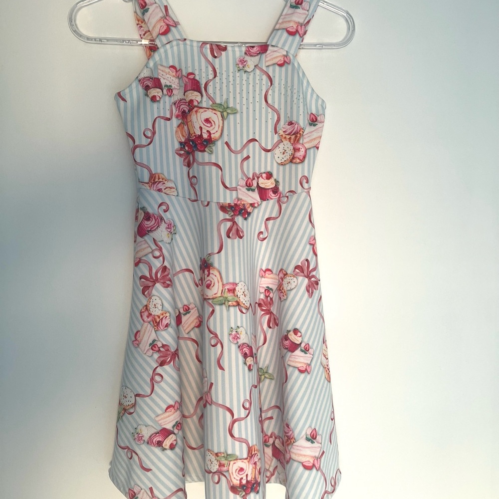 Girls size 8 dress cupcake pattern